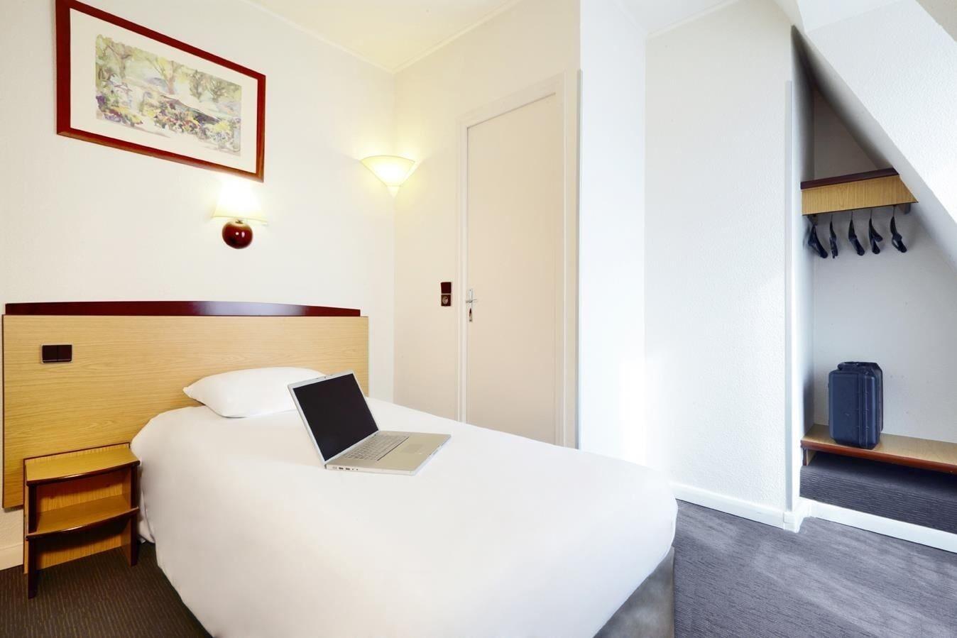 Campanile Paris Ouest - Boulogne Hotel Exterior foto