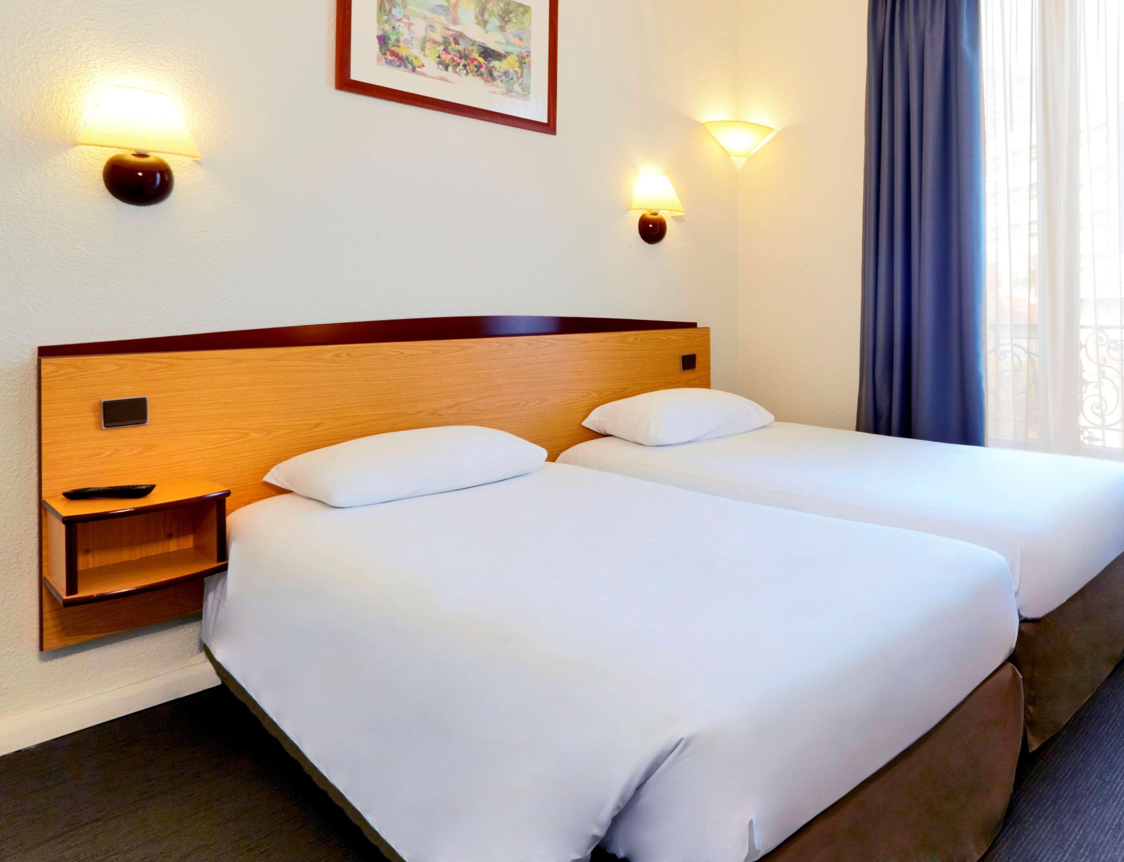 Campanile Paris Ouest - Boulogne Hotel Exterior foto