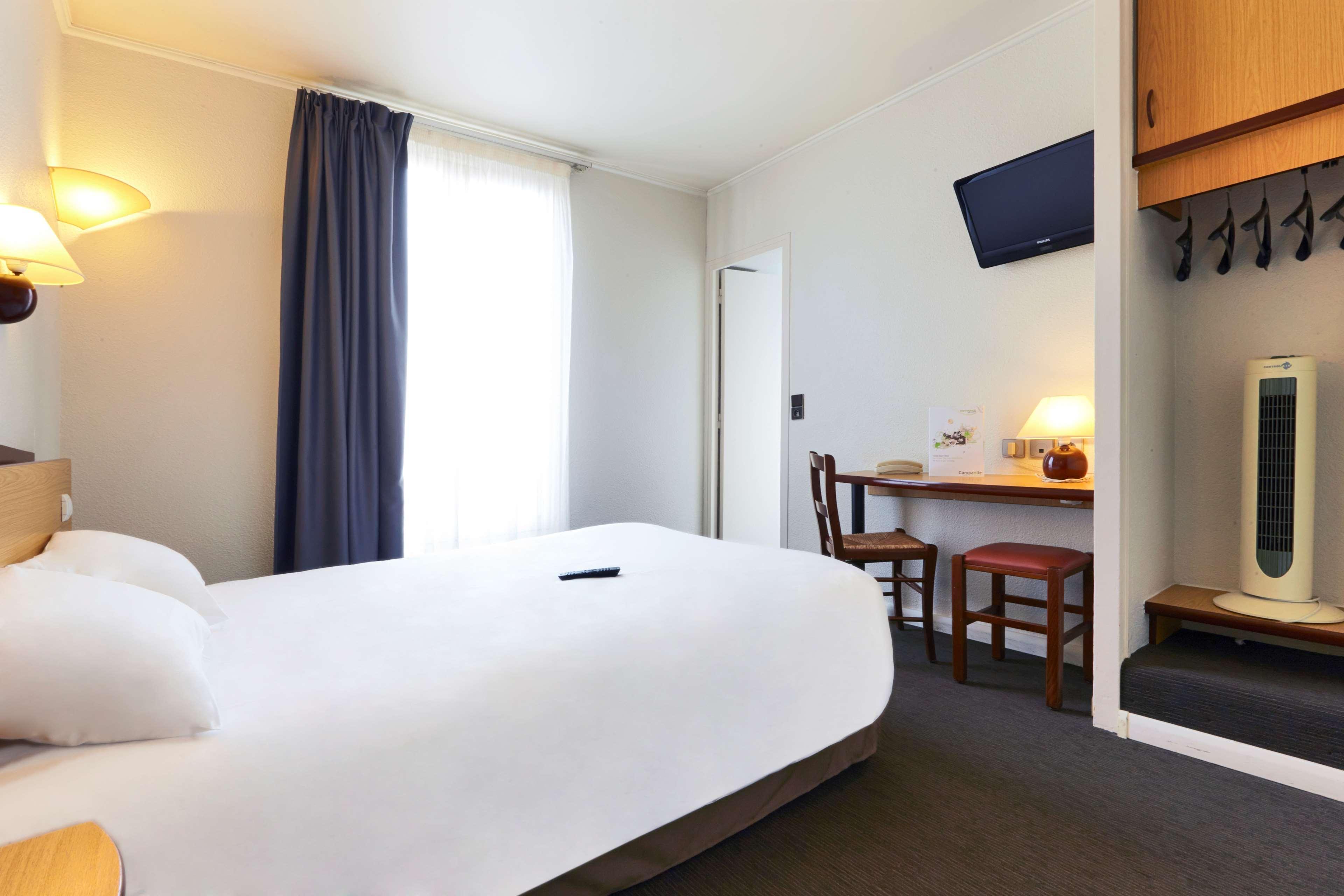 Campanile Paris Ouest - Boulogne Hotel Exterior foto