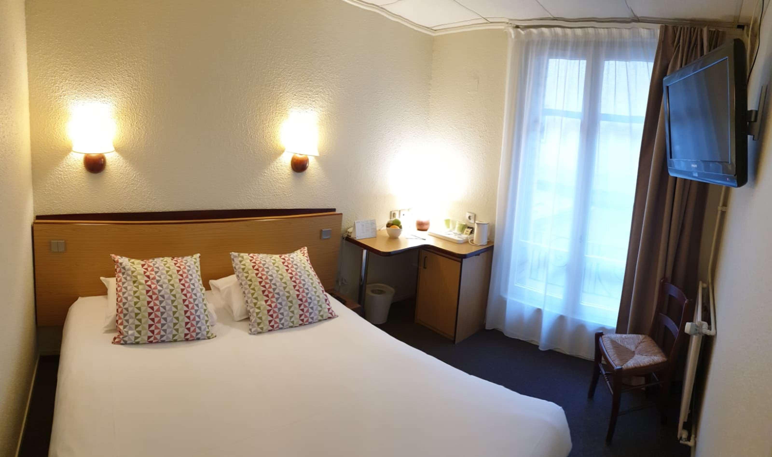 Campanile Paris Ouest - Boulogne Hotel Exterior foto