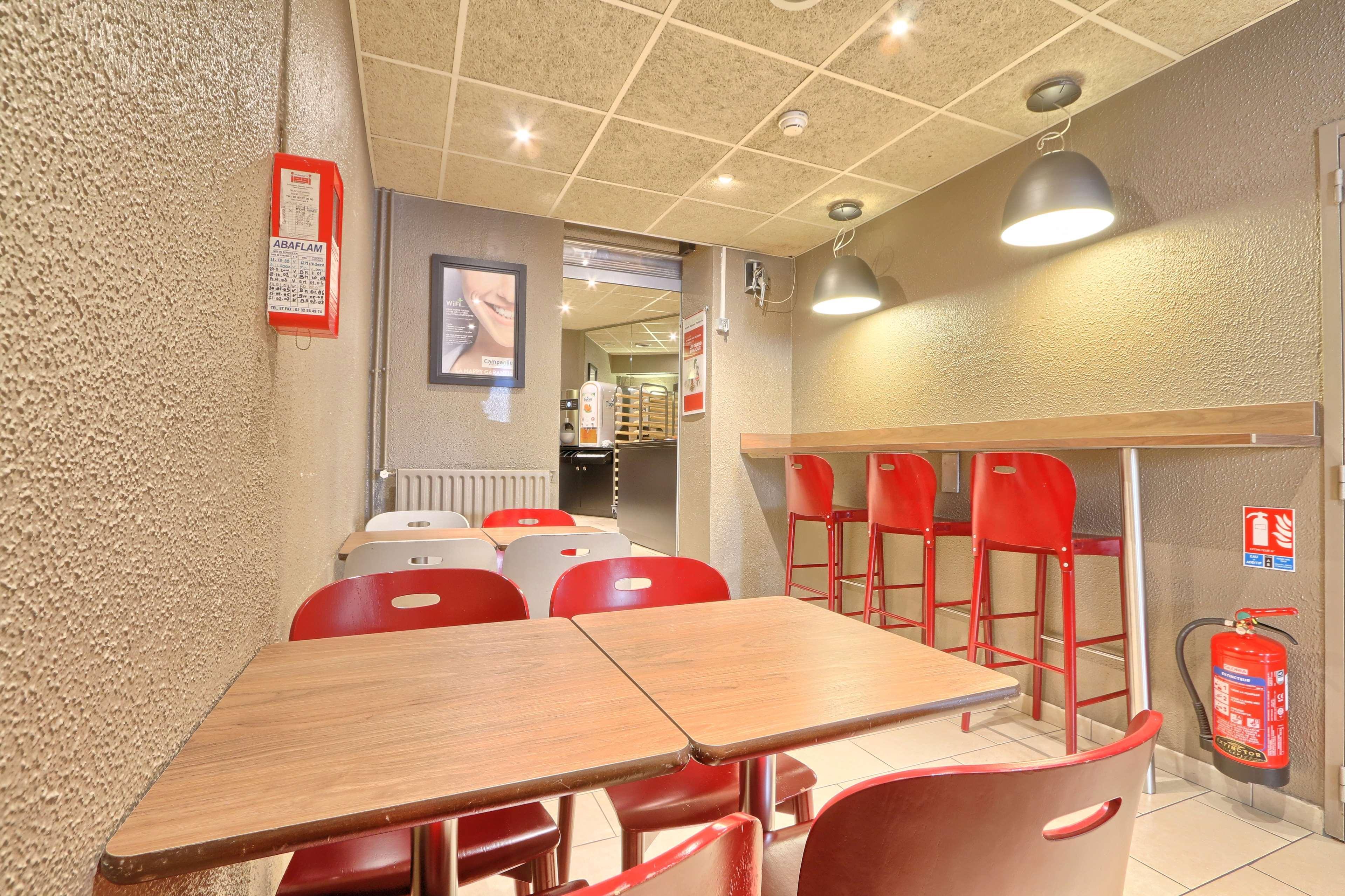 Campanile Paris Ouest - Boulogne Hotel Exterior foto