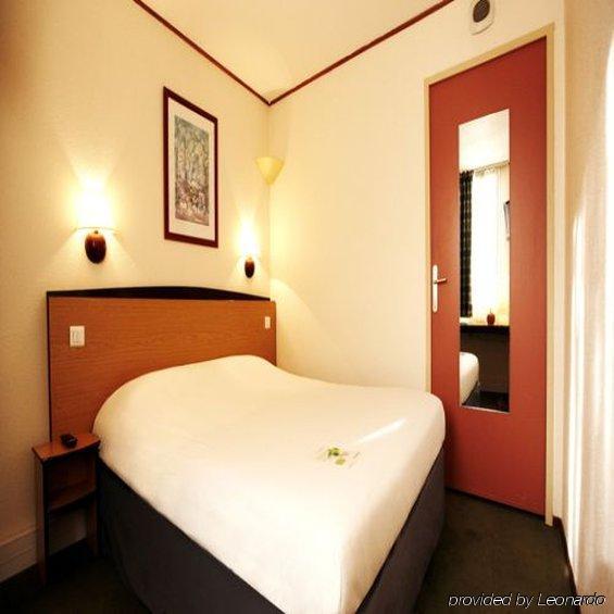 Campanile Paris Ouest - Boulogne Hotel Quarto foto