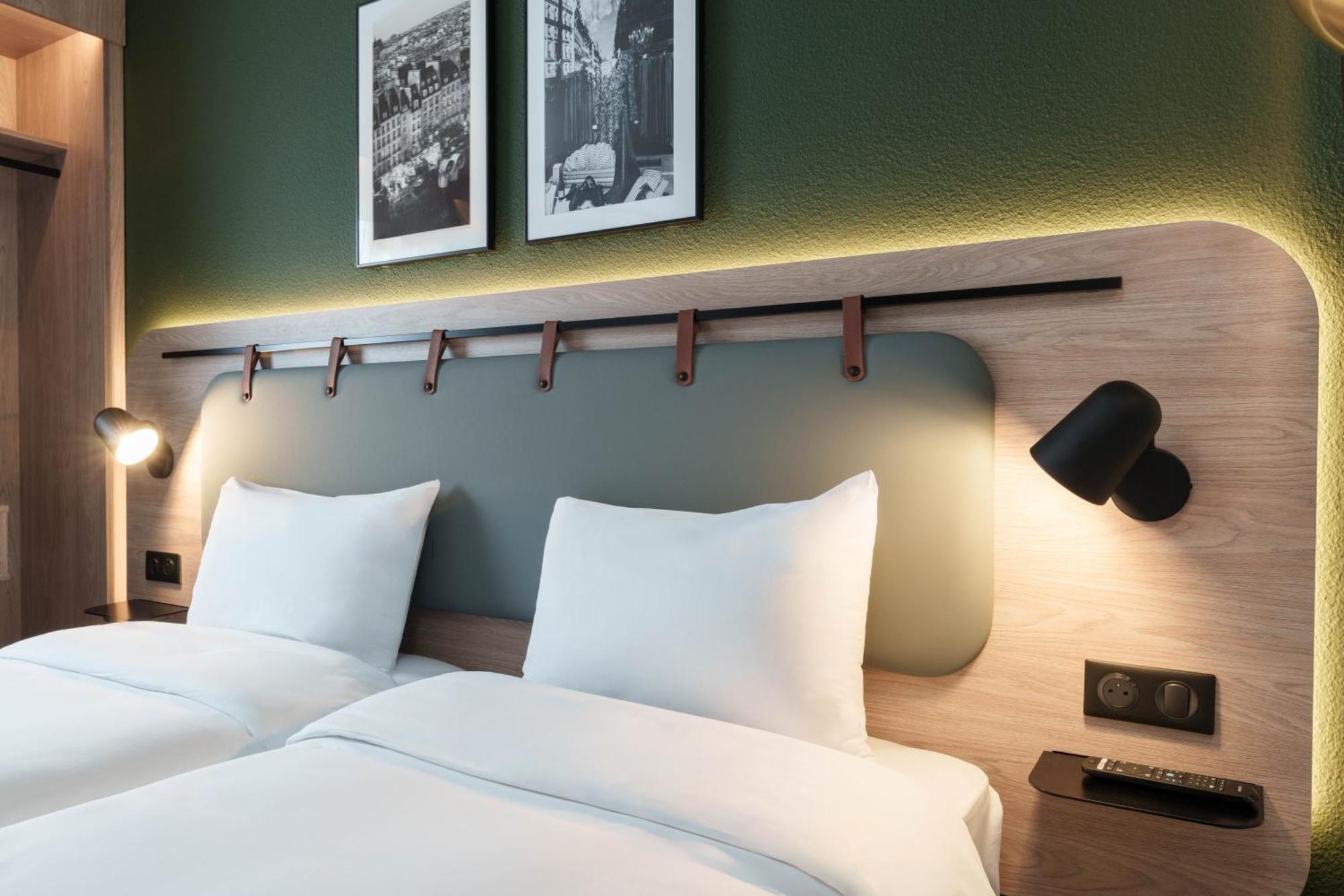 Campanile Paris Ouest - Boulogne Hotel Exterior foto
