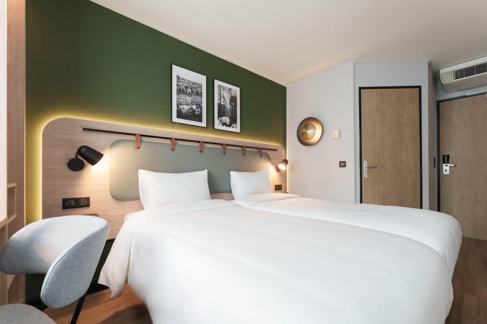 Campanile Paris Ouest - Boulogne Hotel Exterior foto