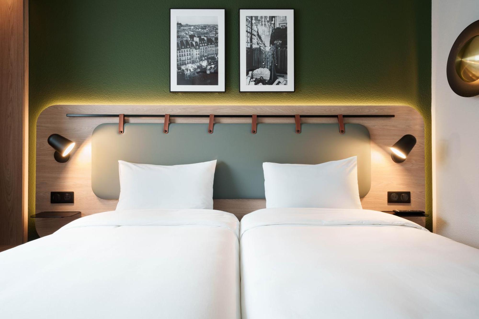 Campanile Paris Ouest - Boulogne Hotel Exterior foto