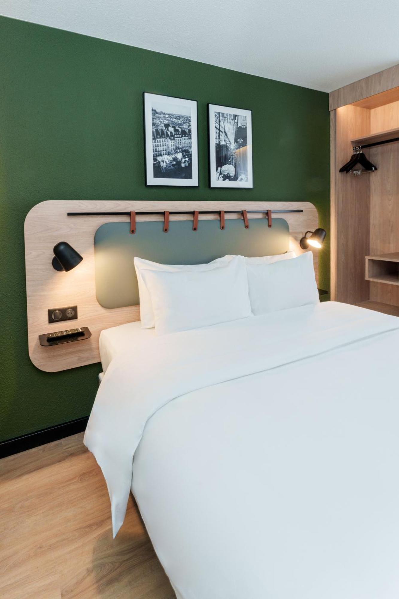 Campanile Paris Ouest - Boulogne Hotel Exterior foto