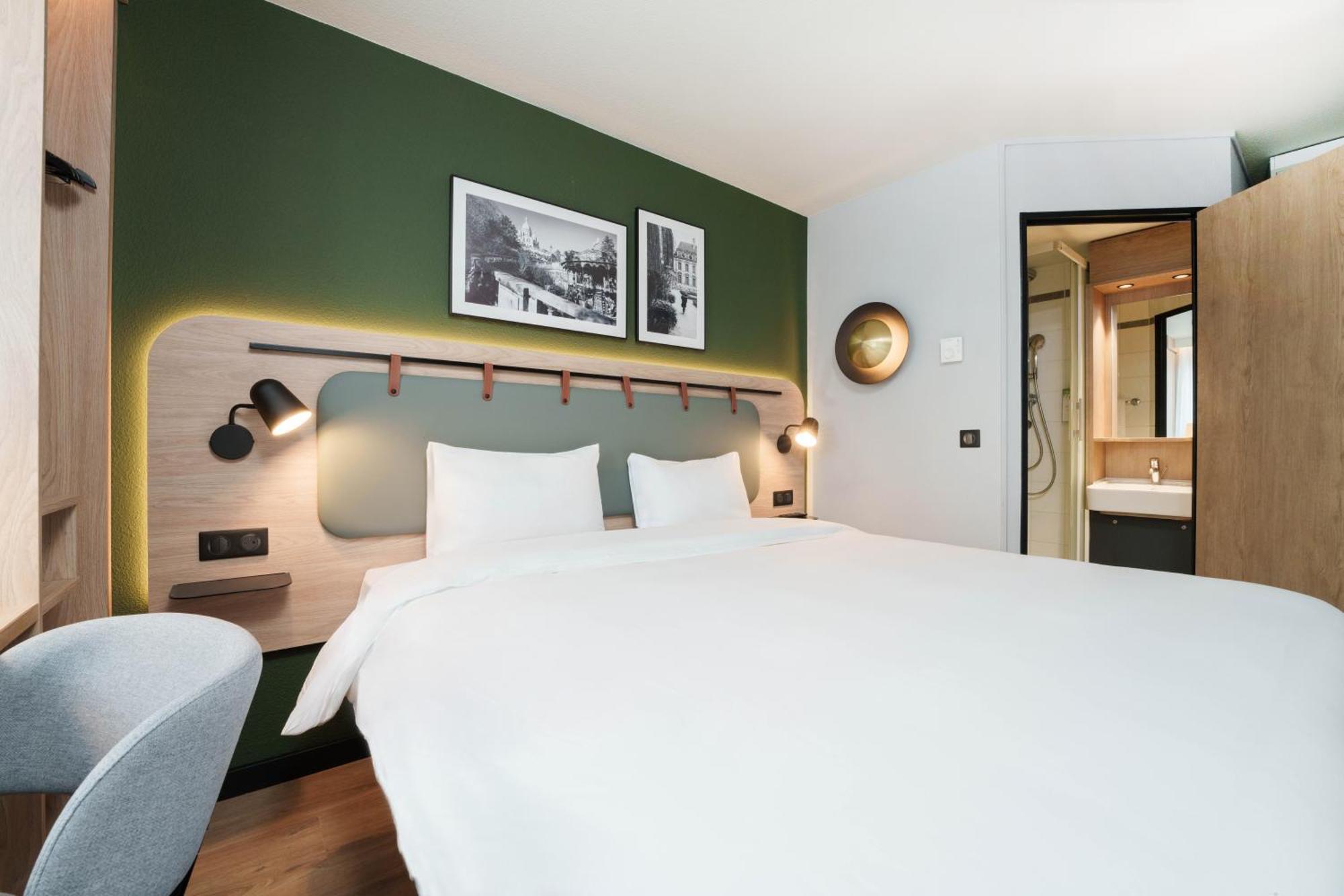 Campanile Paris Ouest - Boulogne Hotel Exterior foto