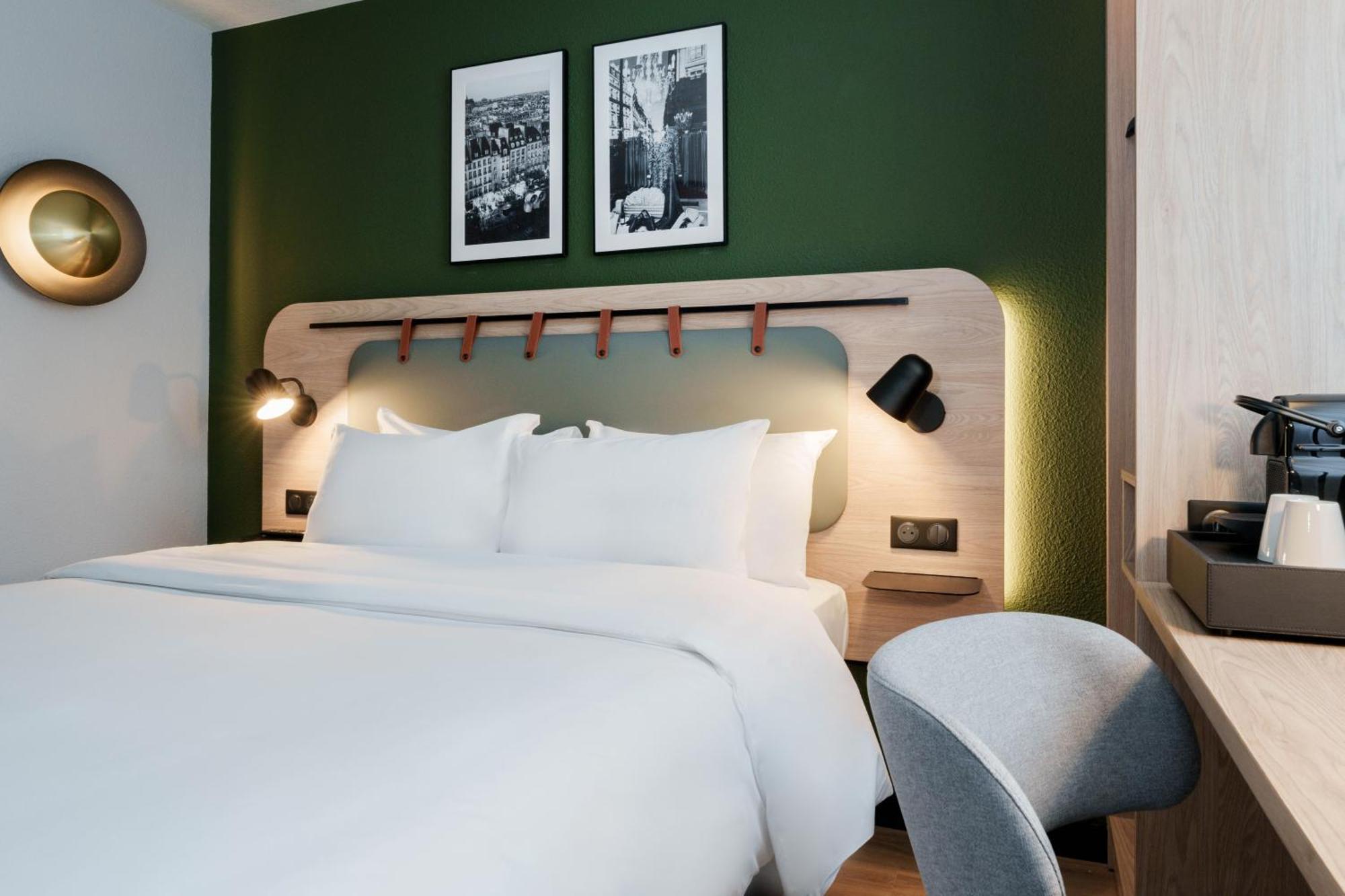 Campanile Paris Ouest - Boulogne Hotel Exterior foto